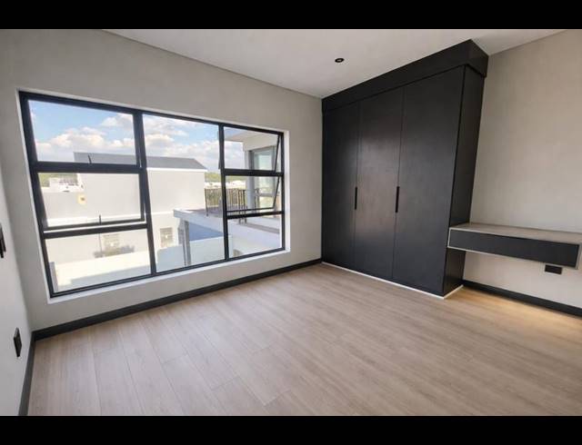 4 BEDROOM HOUSE FOR SALE IN MIDSTREAM ESTATE